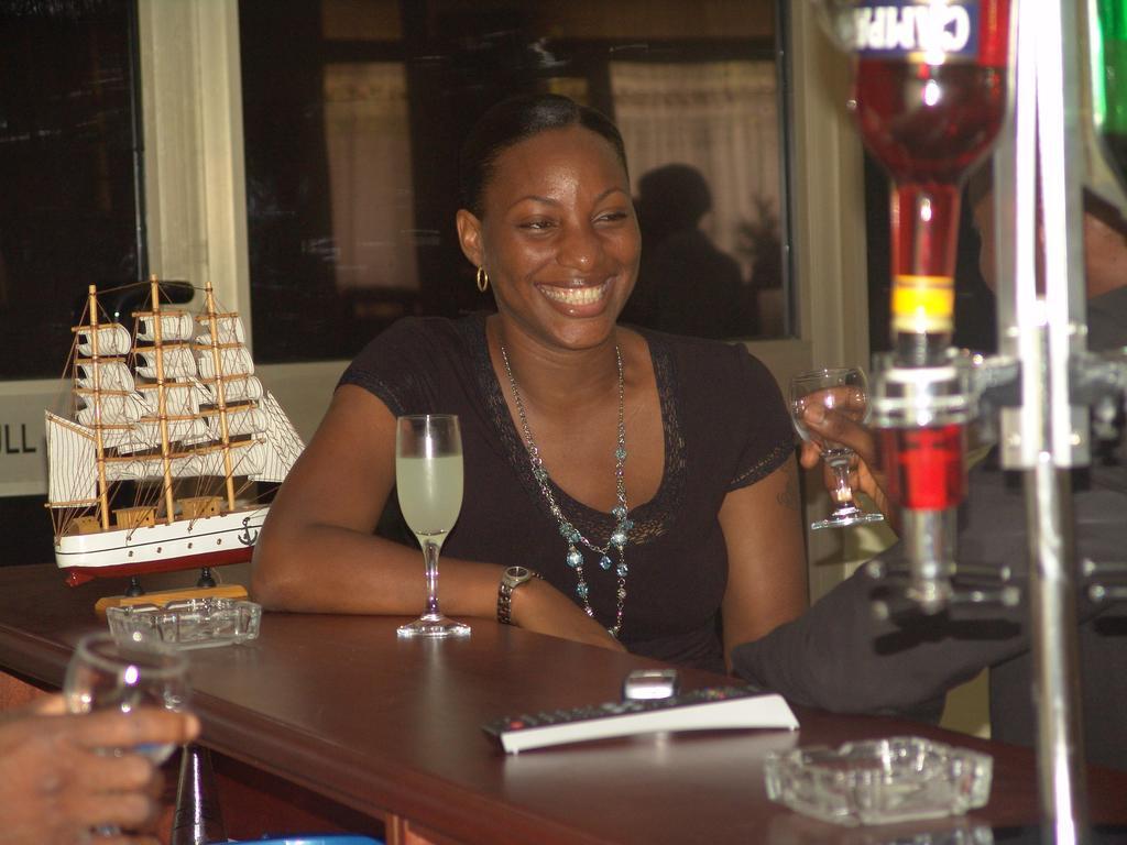 Eastgate Hotel Accra Restoran foto
