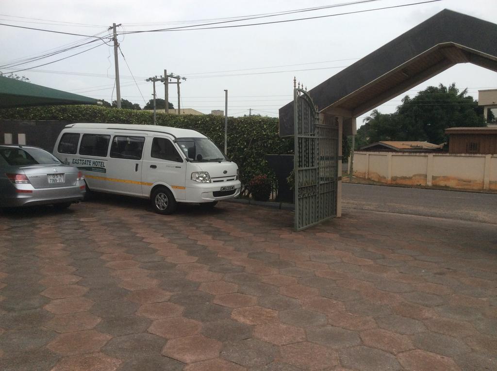 Eastgate Hotel Accra Bagian luar foto