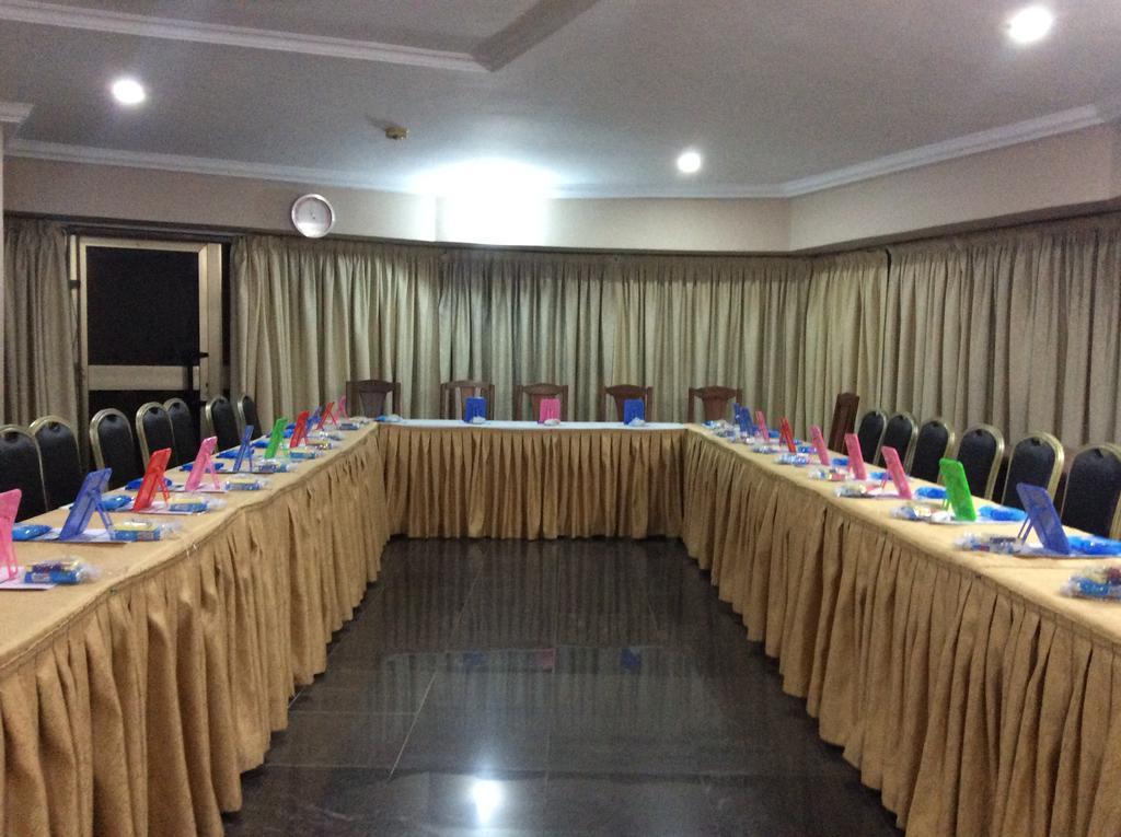 Eastgate Hotel Accra Bagian luar foto